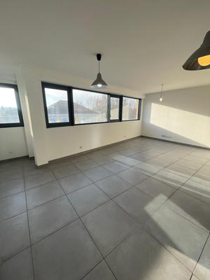 Appartement - 102 m² - 3 pièces