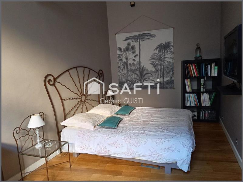 Appartement - 209 m² - 6 pièces
