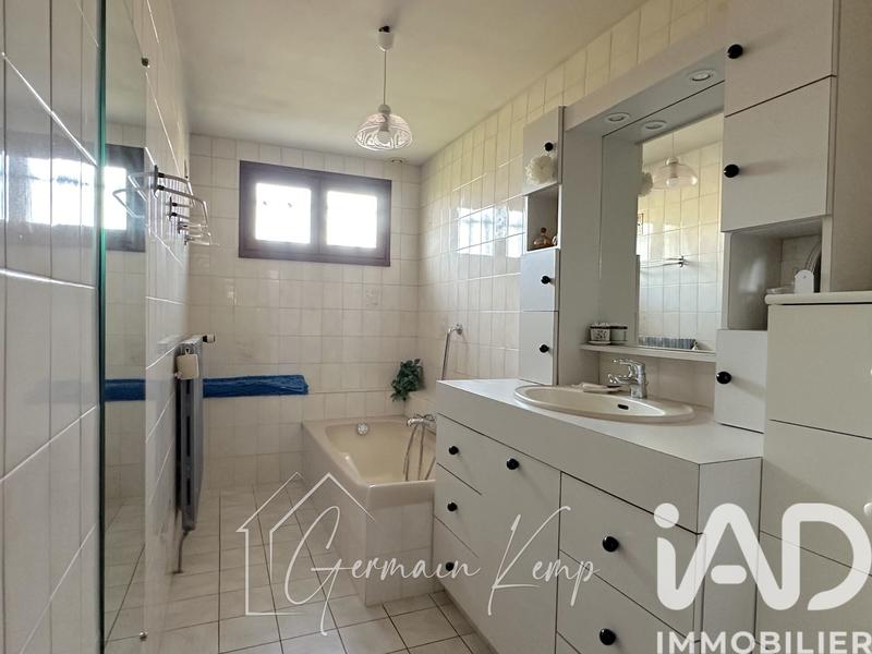 Maison - 214 m² - 7 pièces