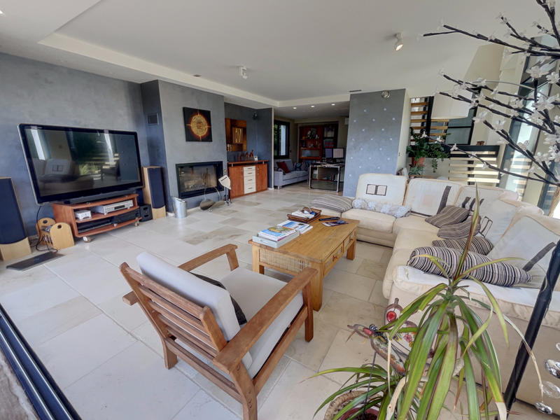 Villa - 231 m² - 6 pièces