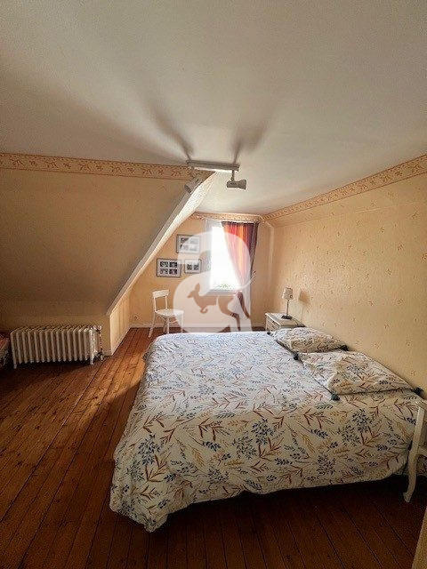 Maison - 110 m² - 8 pièces