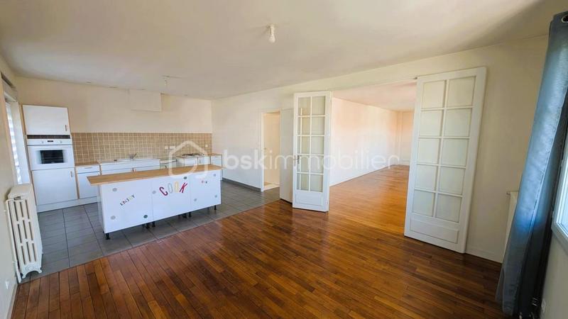 Maison traditionnelle - 149 m² - 6 pièces