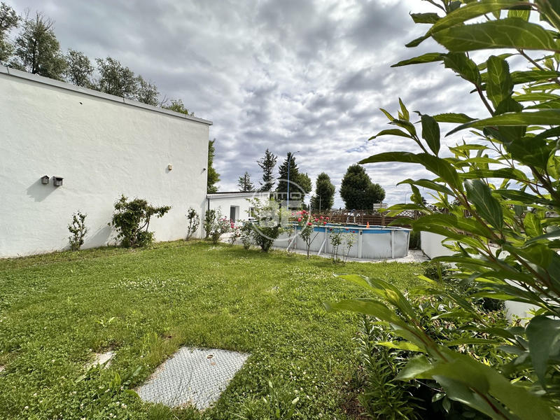 Maison - 400 m² - 7 pièces