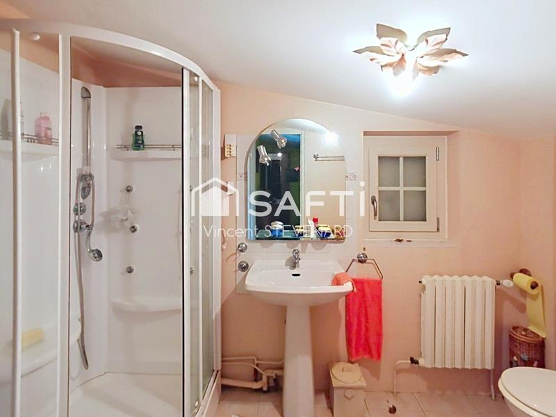 Maison - 220 m² - 11 pièces