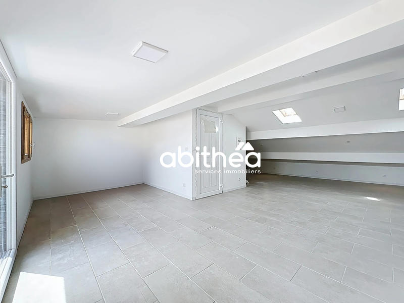 Appartement - 110 m² - 4 pièces