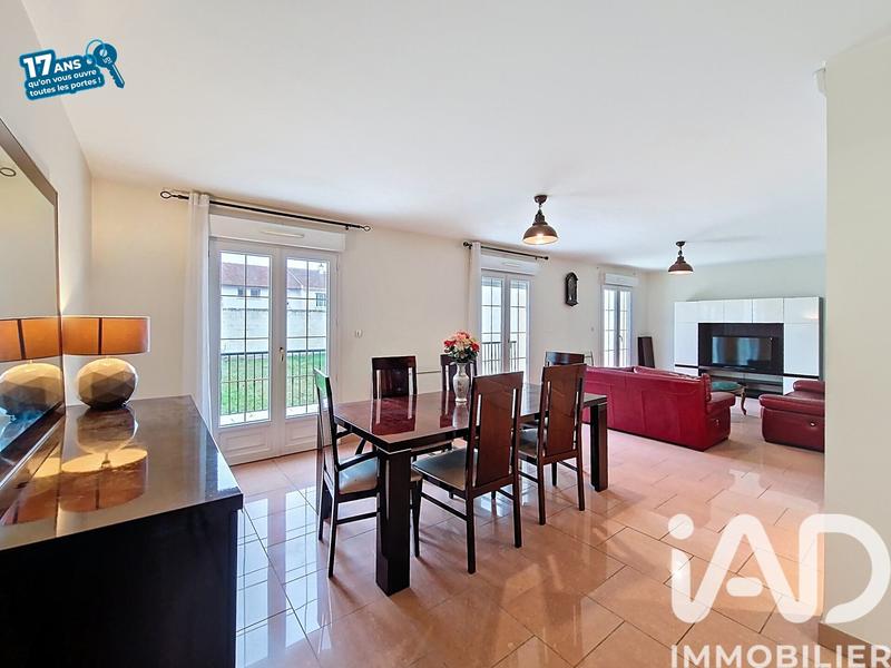 Maison - 250 m² - 7 pièces