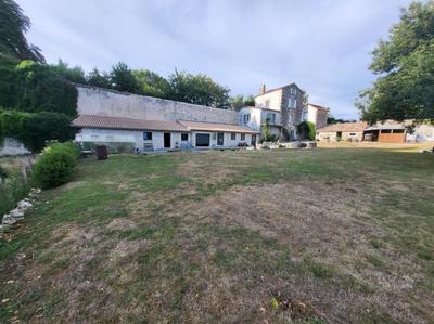 Maison - 182 m² - 7 pièces