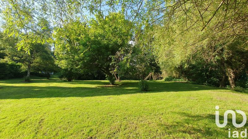 Appartement - 1 350 m² - 38 pièces