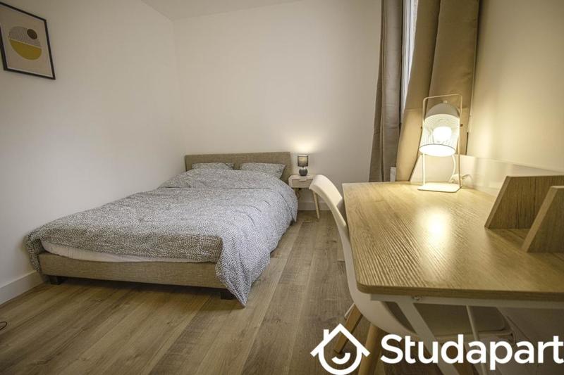 Chambre - 13 m² - 1 pièce