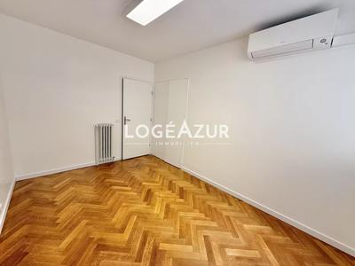 Bureau - 55 m² - 4 pièces