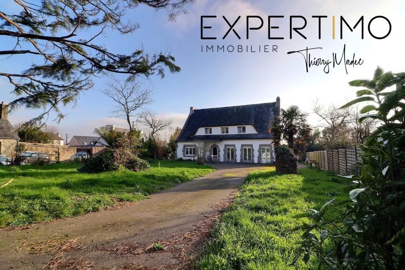 Maison - 220 m² - 8 pièces