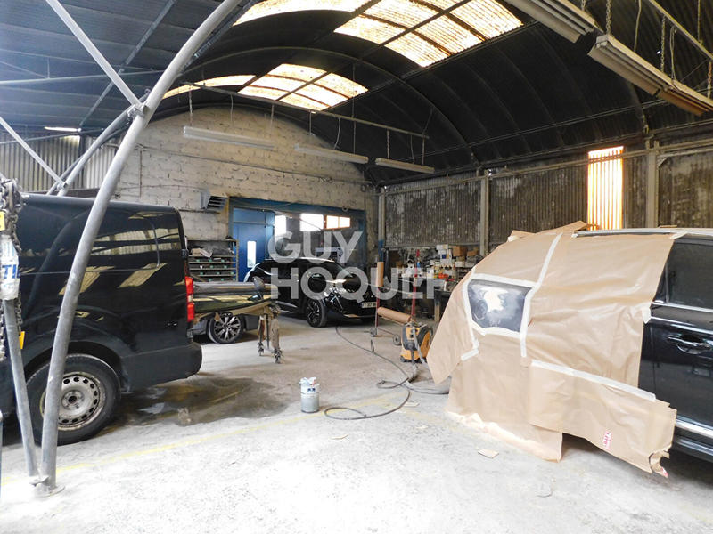 Local d'activité / Entrepôt - 703 m²