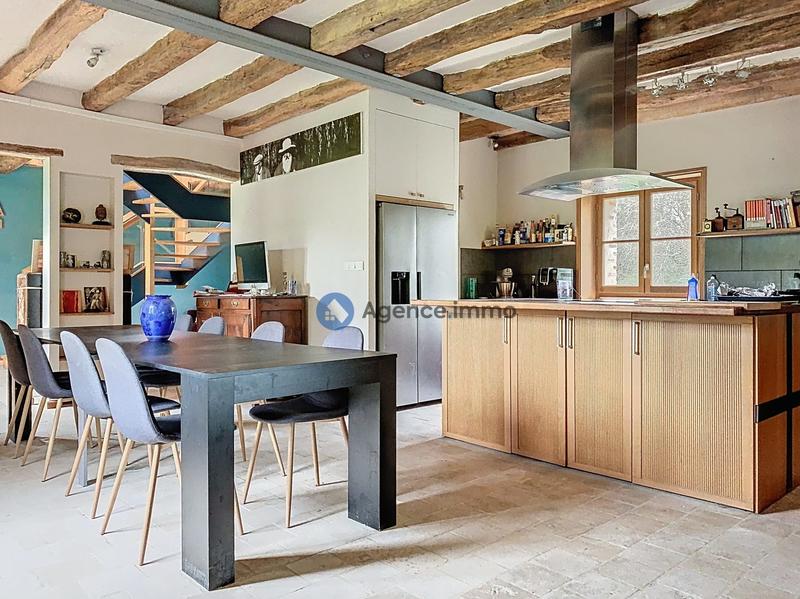 Maison - 232 m² - 8 pièces