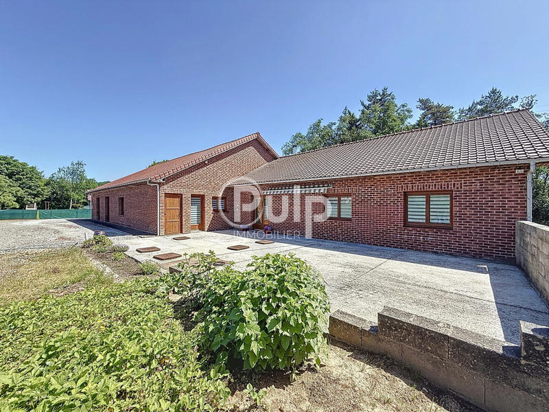 Maison - 298 m² - 9 pièces