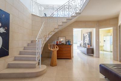 Maison traditionnelle - 188 m² - 7 pièces