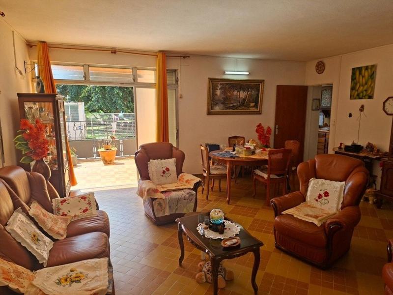 Maison - 180 m² - 8 pièces