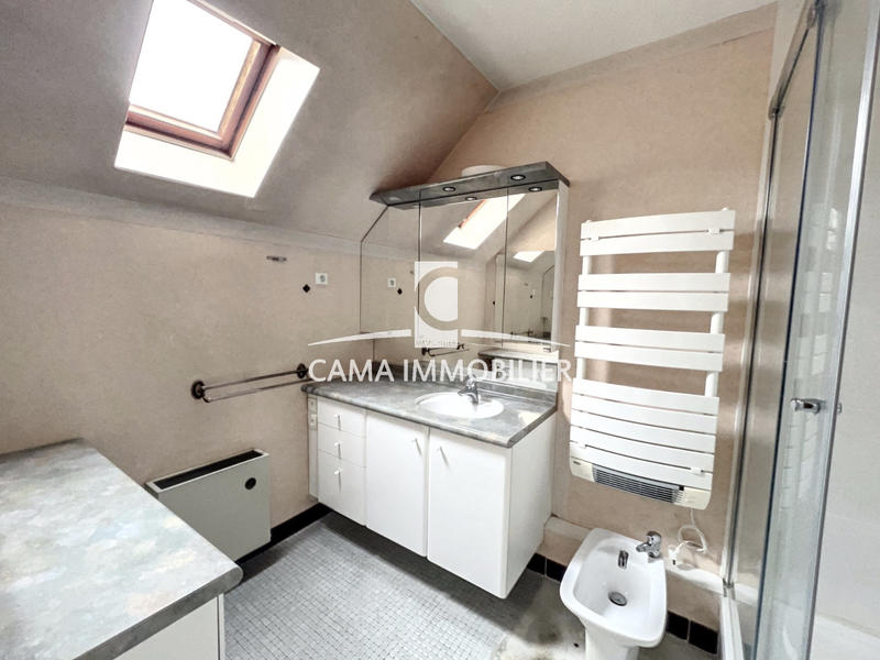 Maison - 196 m² - 7 pièces