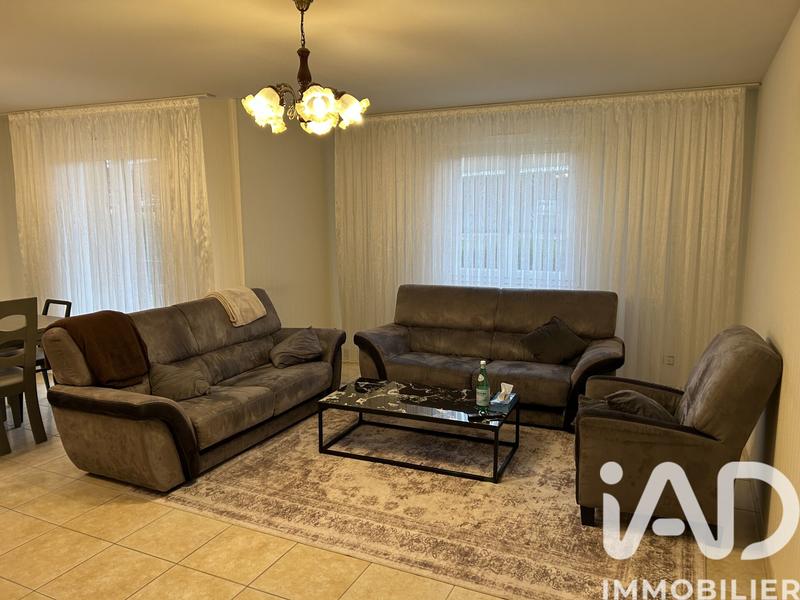 Maison - 243 m² - 7 pièces