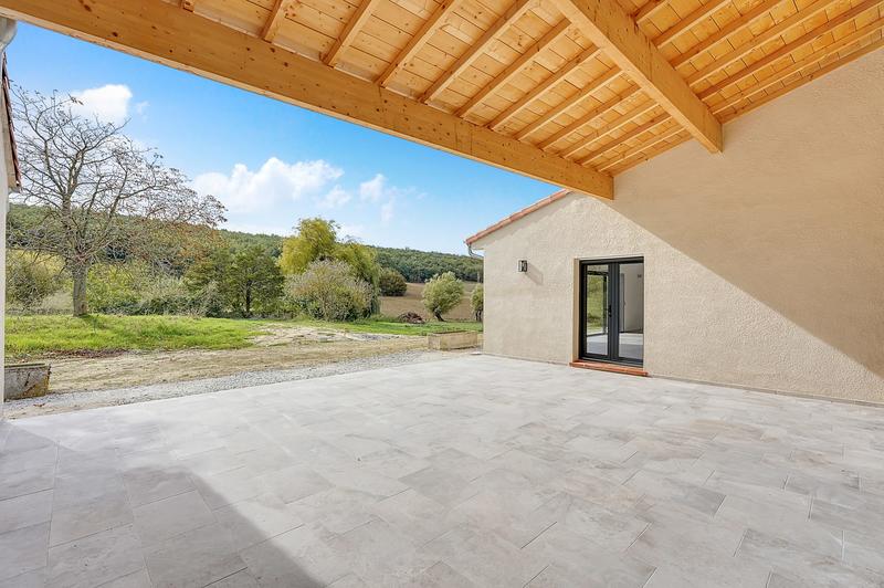 Maison - 282 m² - 5 pièces