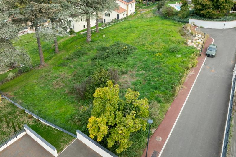Terrain - 801 m²