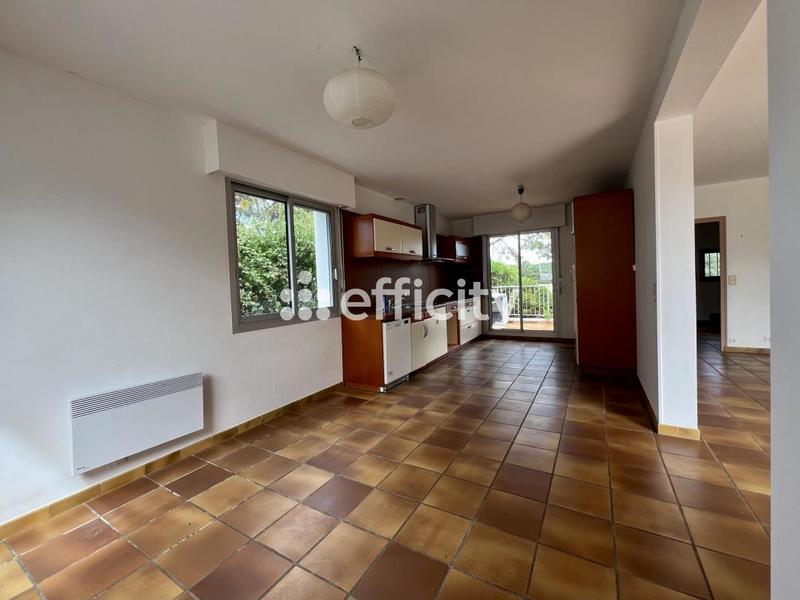 Maison - 830 m² - 14 pièces