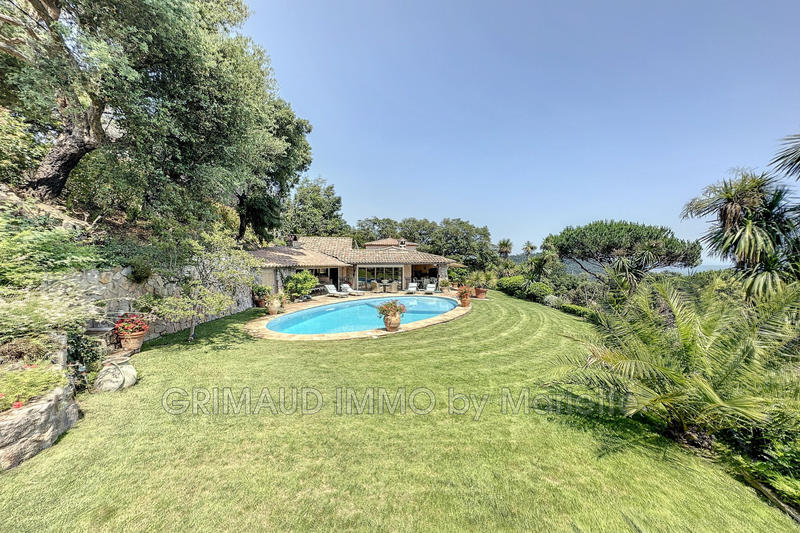 Villa - 245 m² - 6 pièces