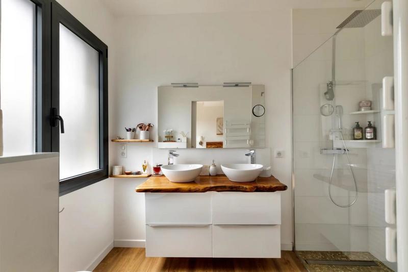 Villa - 222 m² - 9 pièces