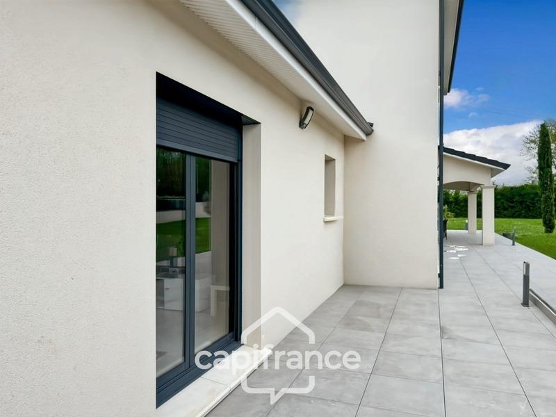 Maison - 275 m² - 7 pièces