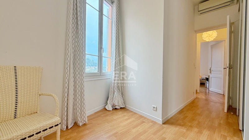 Appartement - 95 m² - 5 pièces