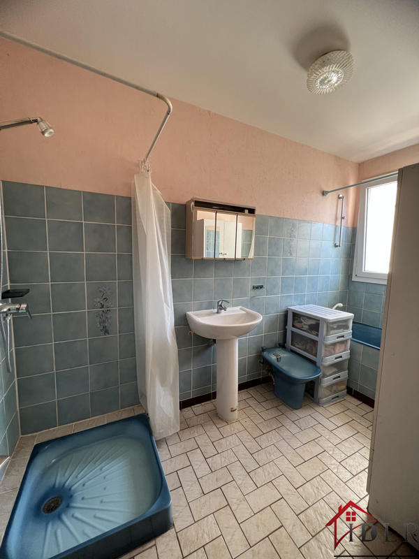 Propriété - 230 m² - 7 pièces