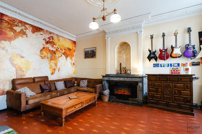 Maison - 349 m² - 12 pièces