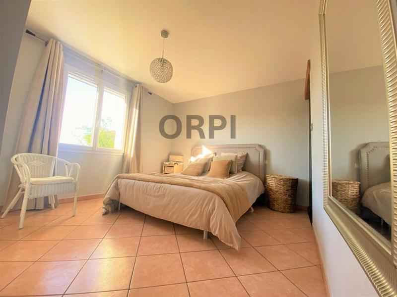 Villa - 212 m² - 8 pièces