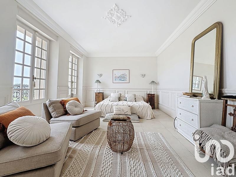 Maison - 283 m² - 9 pièces