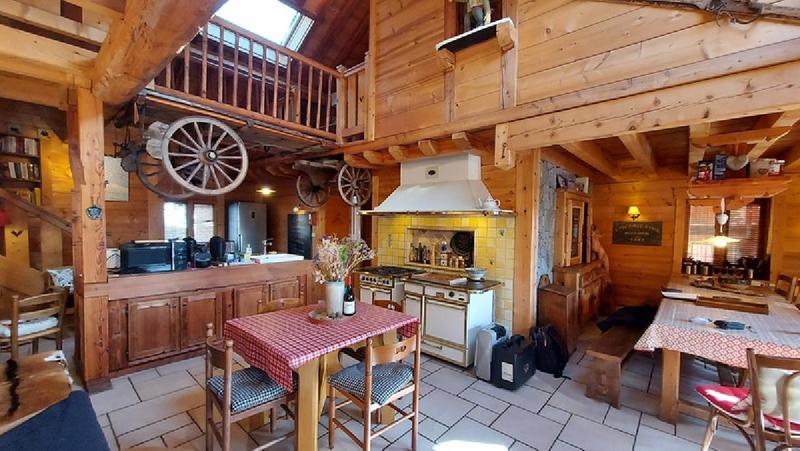 Maison - 270 m² - 8 pièces