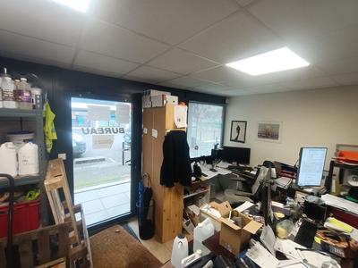 Local commercial - 64 m² - 3 pièces