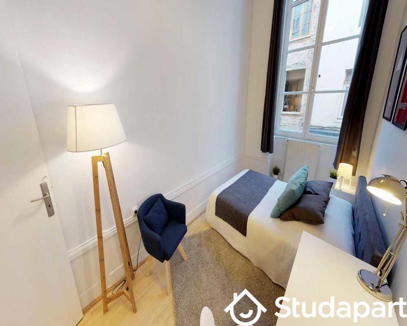 Chambre - 80 m² - 1 pièce