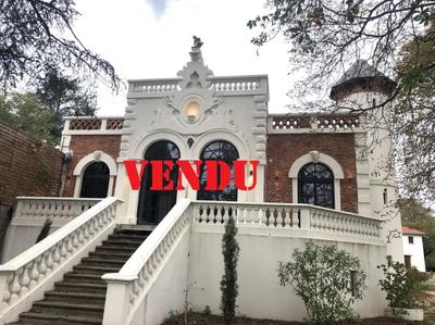 Propriété - 254 m² - 7 pièces