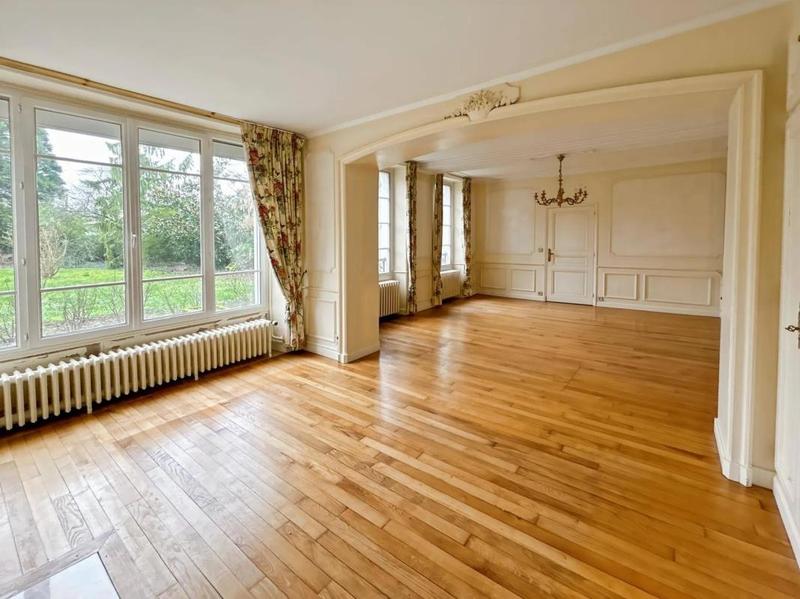 Demeure - 338 m² - 10 pièces