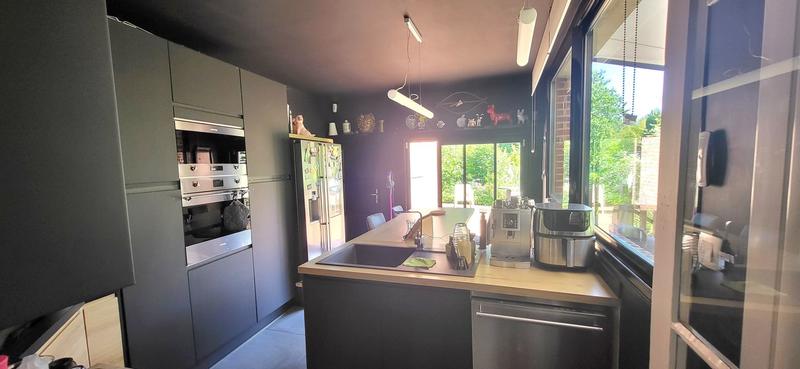 Propriété - 240 m² - 9 pièces