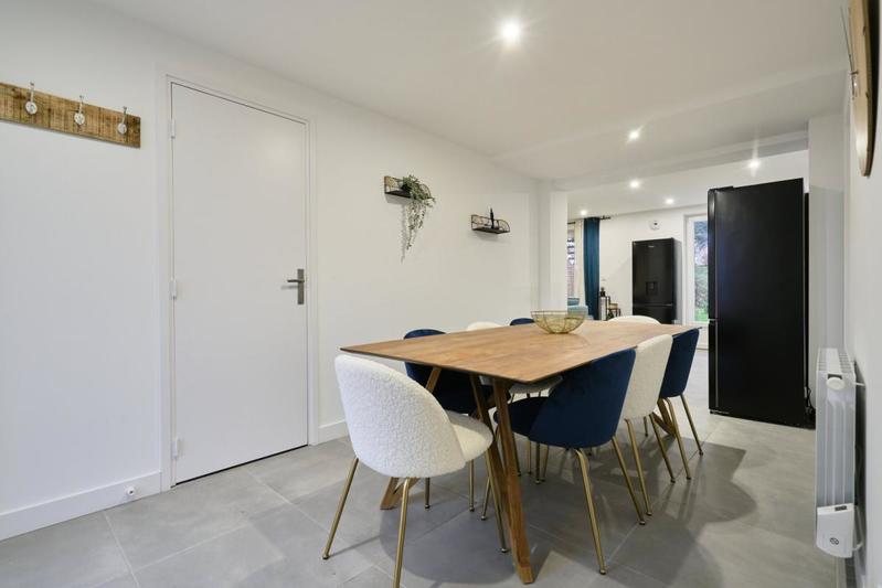 Maison - 171 m² - 11 pièces