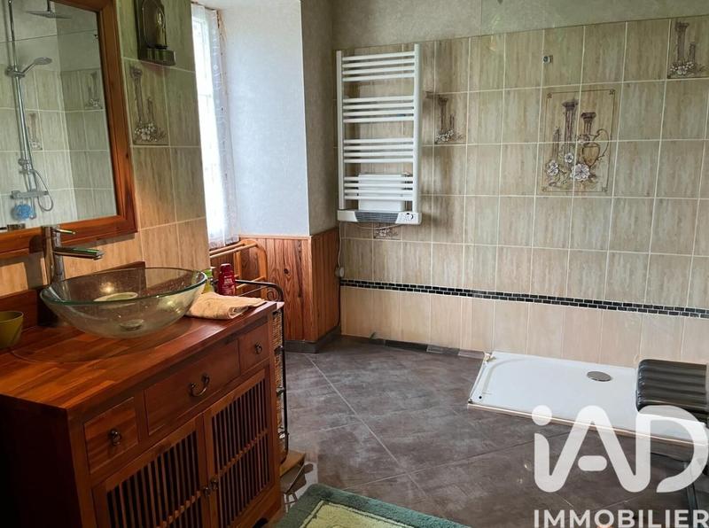 Maison - 202 m² - 8 pièces