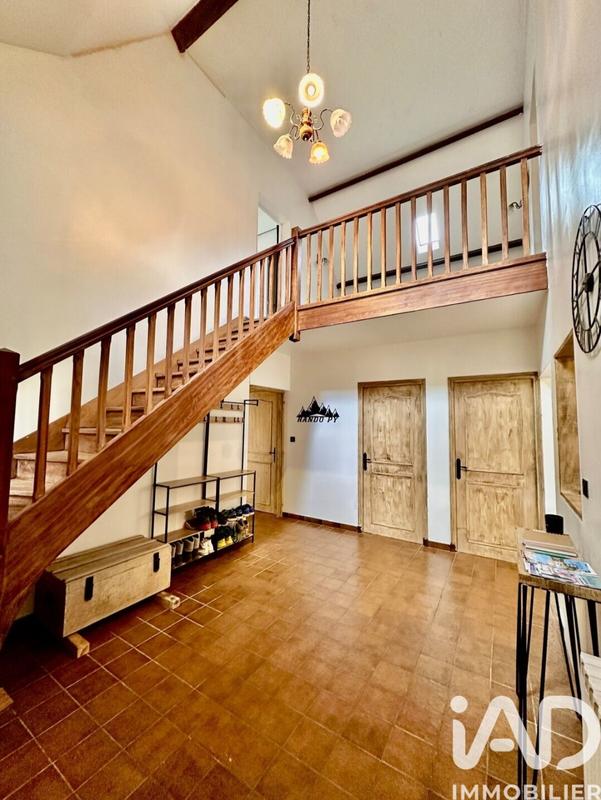 Maison - 200 m² - 8 pièces