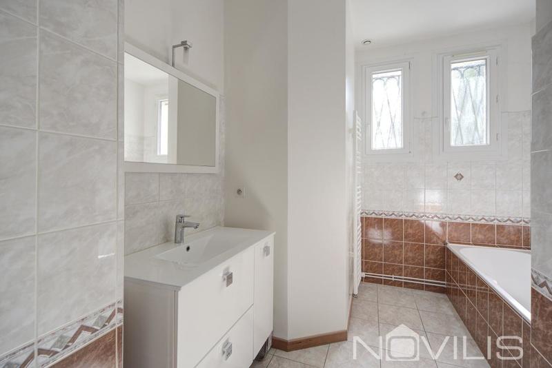 Maison - 200 m² - 6 pièces