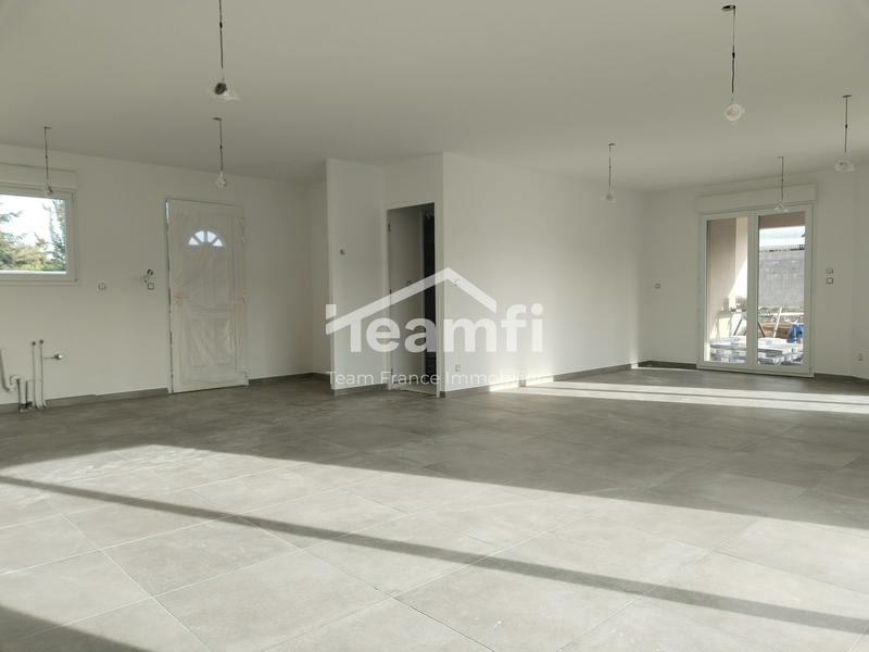 Maison - 104 m² - 6 pièces