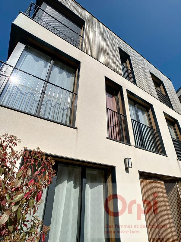 Maison - 211 m² - 7 pièces