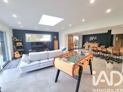 Maison - 185 m² - 9 pièces