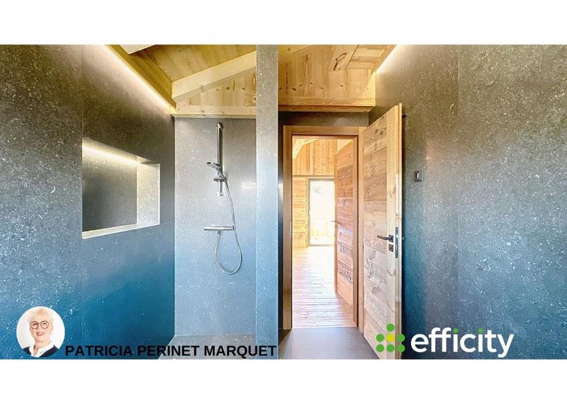 Maison - 216 m² - 7 pièces