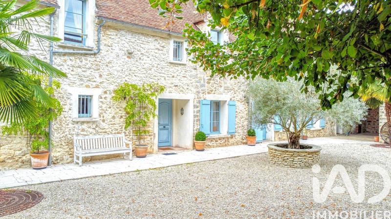 Maison - 432 m² - 18 pièces