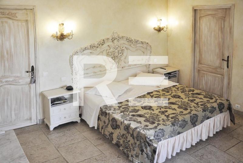 Propriété - 278 m² - 7 pièces