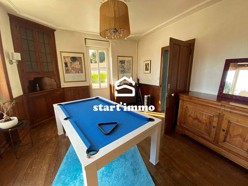 Maison - 331 m² - 11 pièces